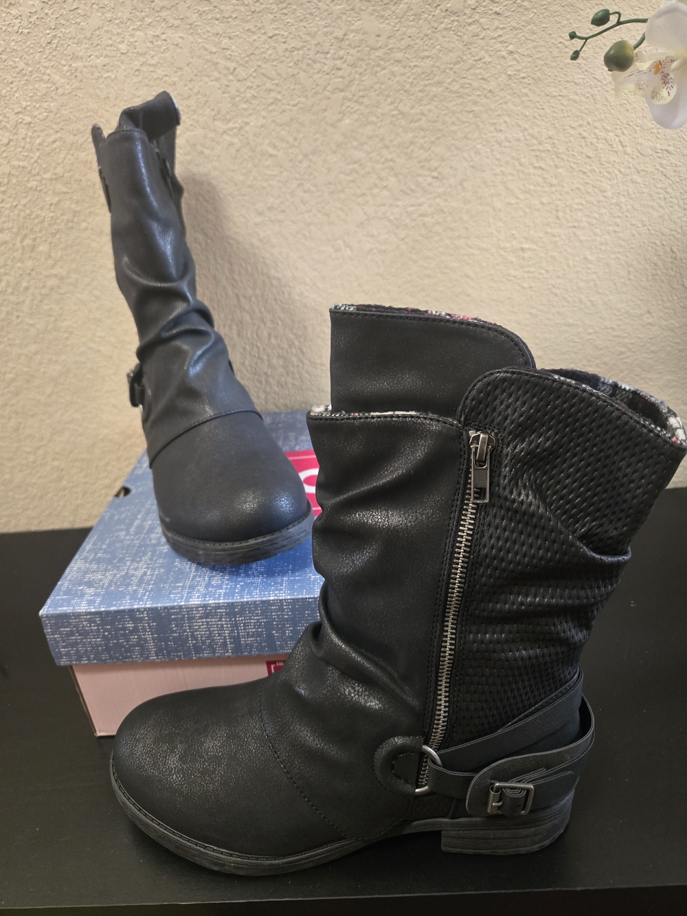 Black Mid-Calf Zipper Buckle Boots